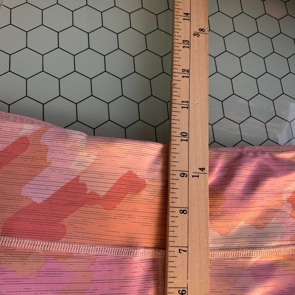 Outdoor Voices Leggings Womens Size XL Pink Orange Camo Techsweat Flex Cropped - Picture 6 of 8